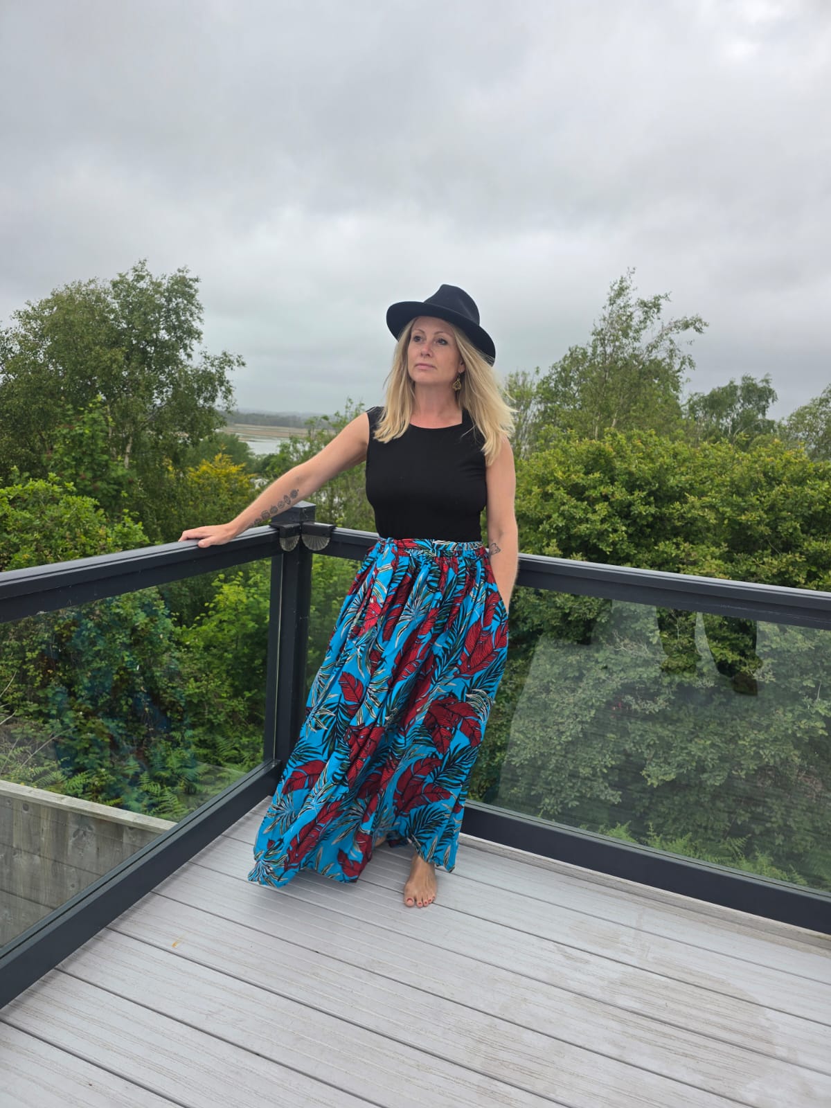 Long and Full Skirt in Pink or Blue leaf print