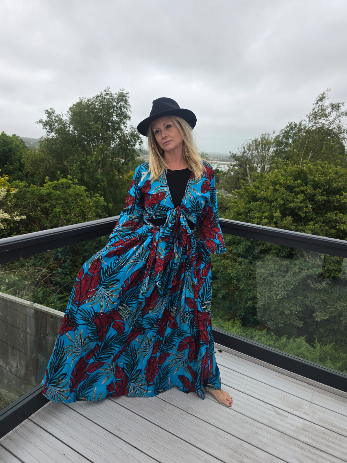 Long and Full Skirt in Pink or Blue leaf print