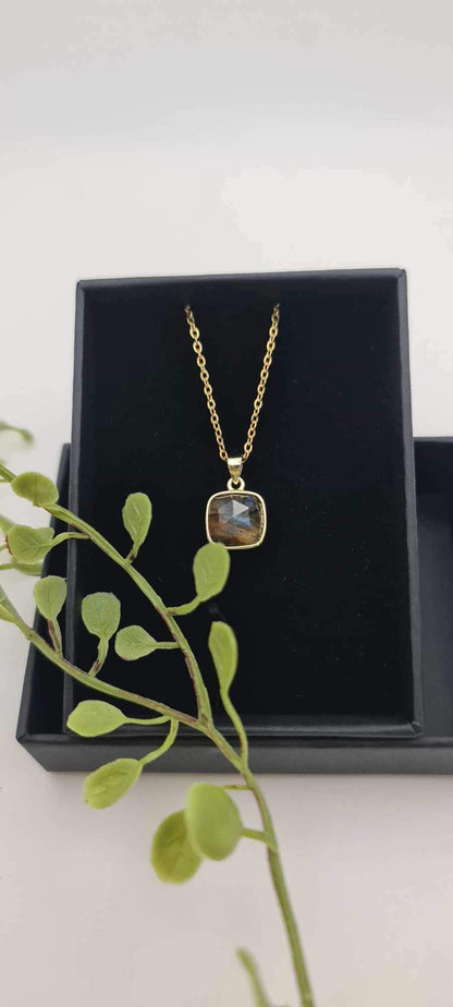 Square Quaint Gemstone Necklace