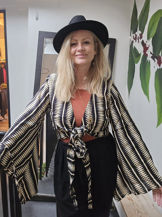 Black Arrow Print Love Top