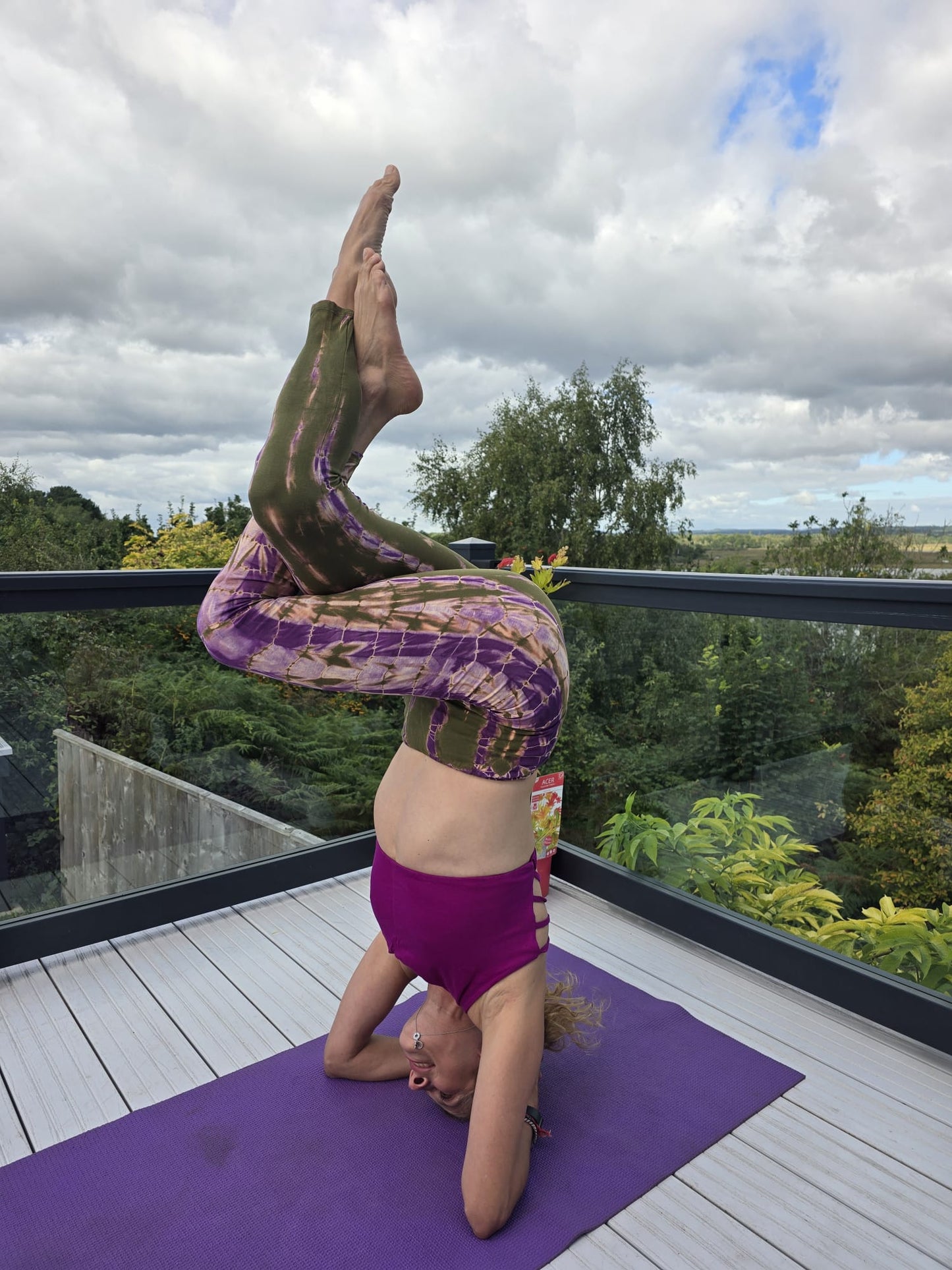 Organic Cotton Tie-Dye Leggings in Green and Purple